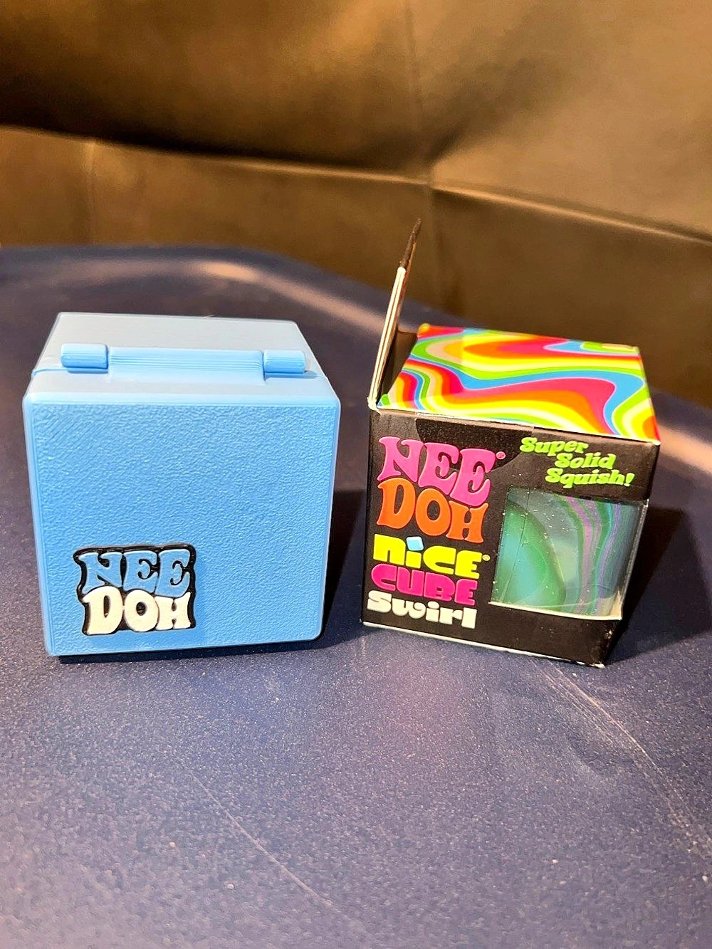NIB NeeDoh Nice Cube Swirl Squish Toy in Blue, Purple & Green with Storage Case